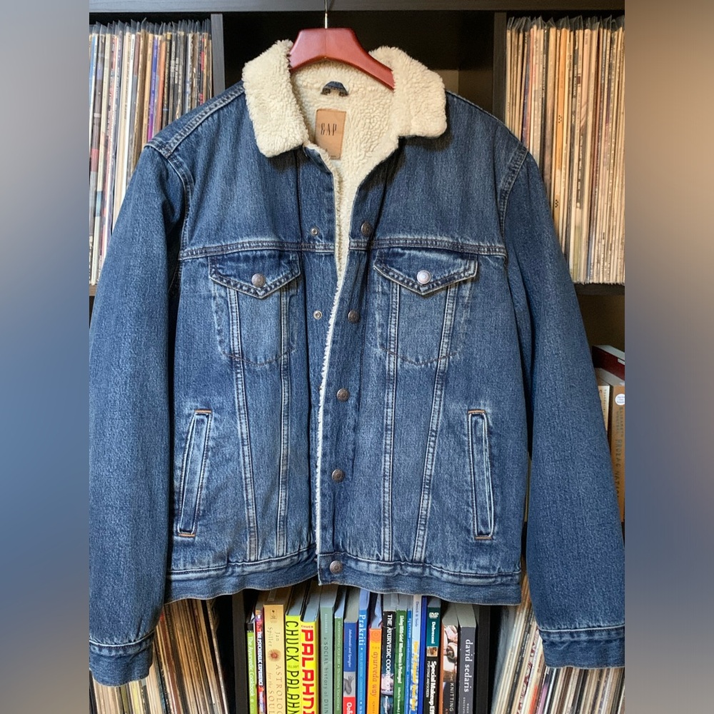 Men’s Gap Sherpa lined denim jacket